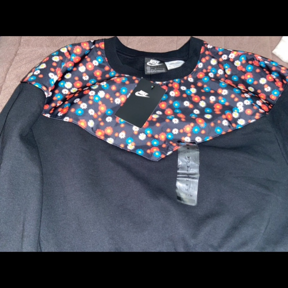 Nike cropped sweatshirt